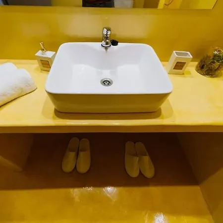 Vlychada's Diamond Apartment *