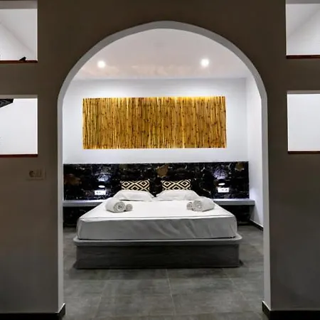 Vlychada's Diamond Apartment