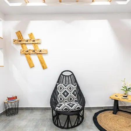 Vlychada's Diamond Apartment *