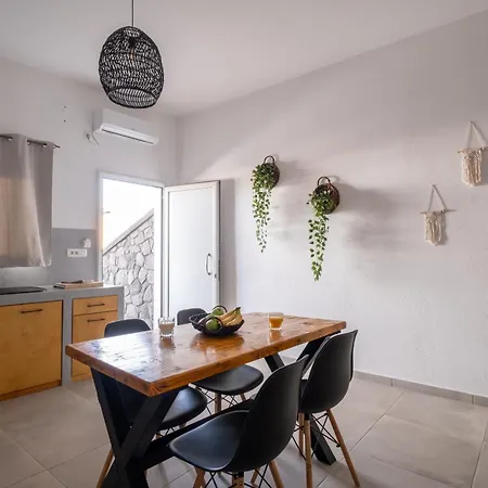 Vlychada's Diamond Apartment *