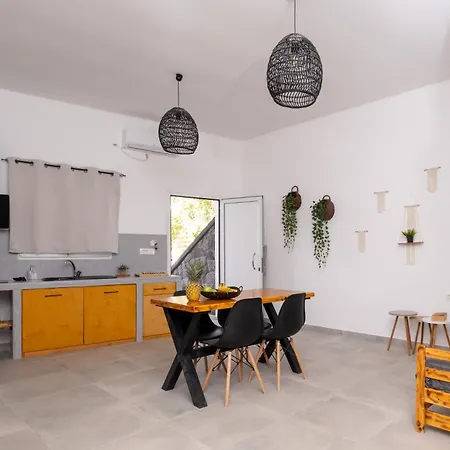 Vlychada's Diamond Apartment