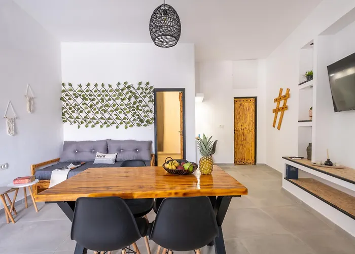 Vlychada's Diamond *