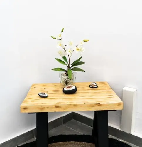 Daire Vlychada's Diamond