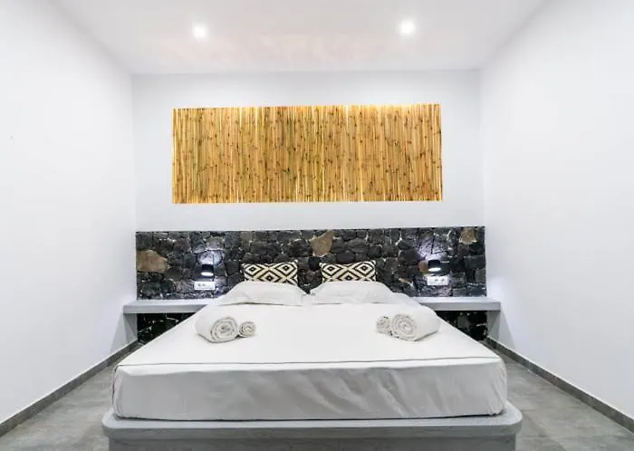 Daire Vlychada's Diamond *